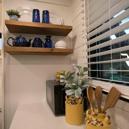 Elegant Container Tiny House Yellow & Blue Waco Exterior photo