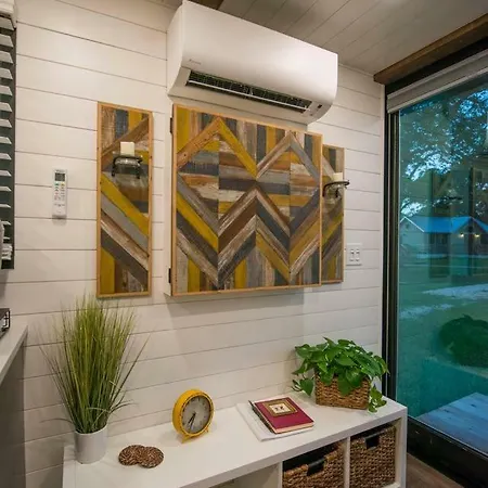Elegant Container Tiny House Yellow & Blue Waco Exterior photo