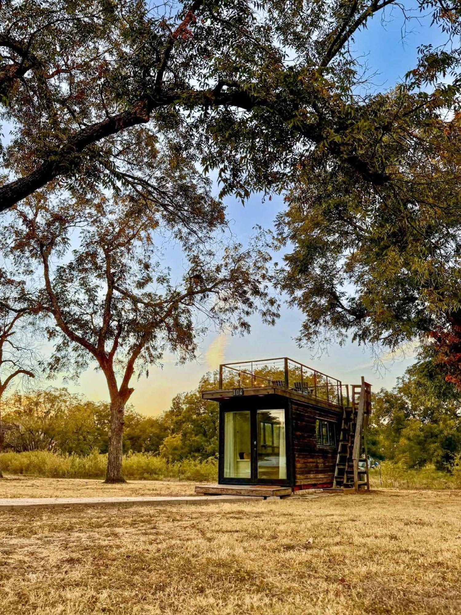 Elegant Container Tiny House Yellow & Blue * Waco