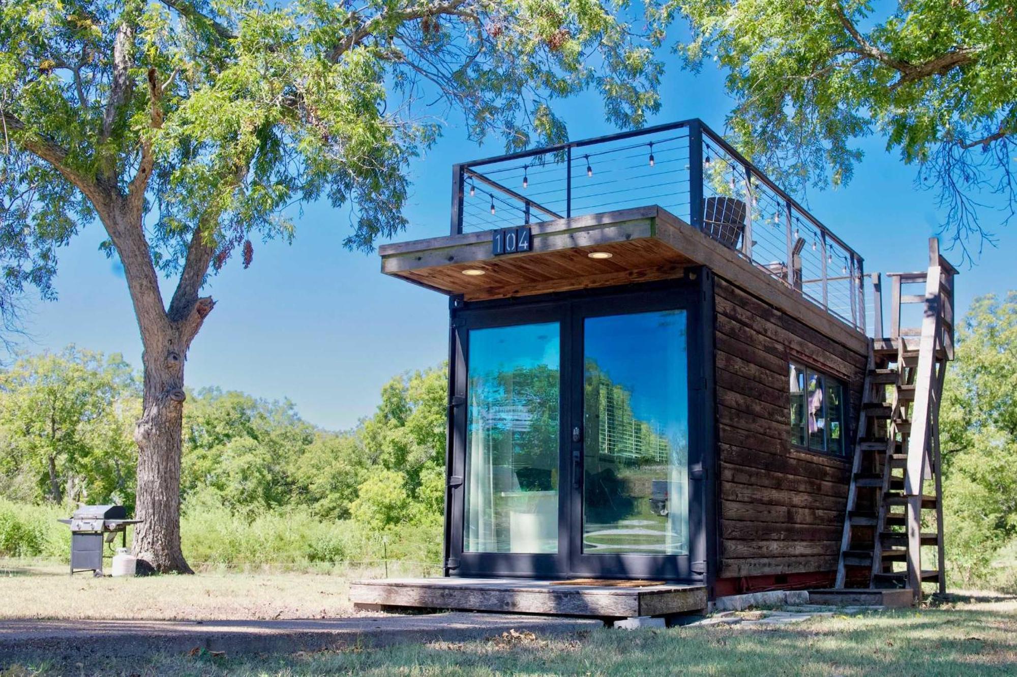 Elegant Container Tiny House Yellow & Blue *